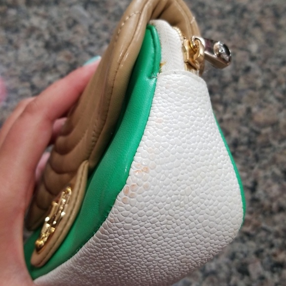 Green Henri Bendel Clutch - Picture 2 of 4